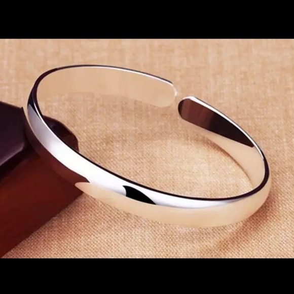 ❗️RESTOCKED🎉  NEW 925 Sterling Silver Simple Cuff Bracelet - Picture 1 of 7